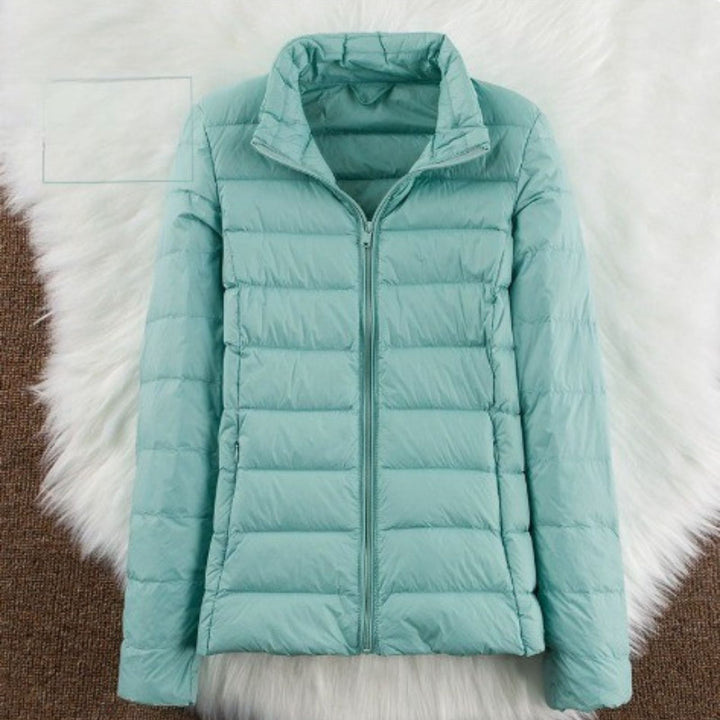 Leichte Damen Steppjacke mit Kapuze – Packbar und Wärmend für Herbst und Winter