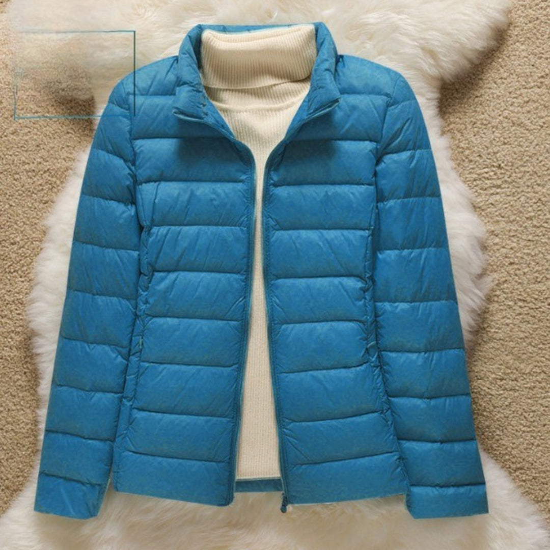 Leichte Damen Steppjacke mit Kapuze – Packbar und Wärmend für Herbst und Winter