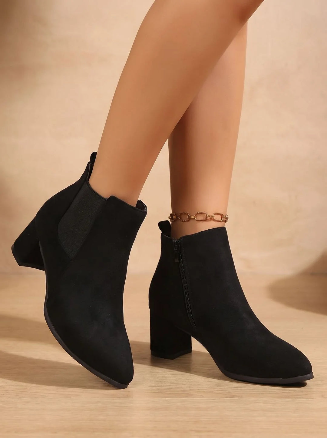 Damen Wildleder-Stiefeletten mit stabilem Blockabsatz und seitlichem Reißverschluss 6