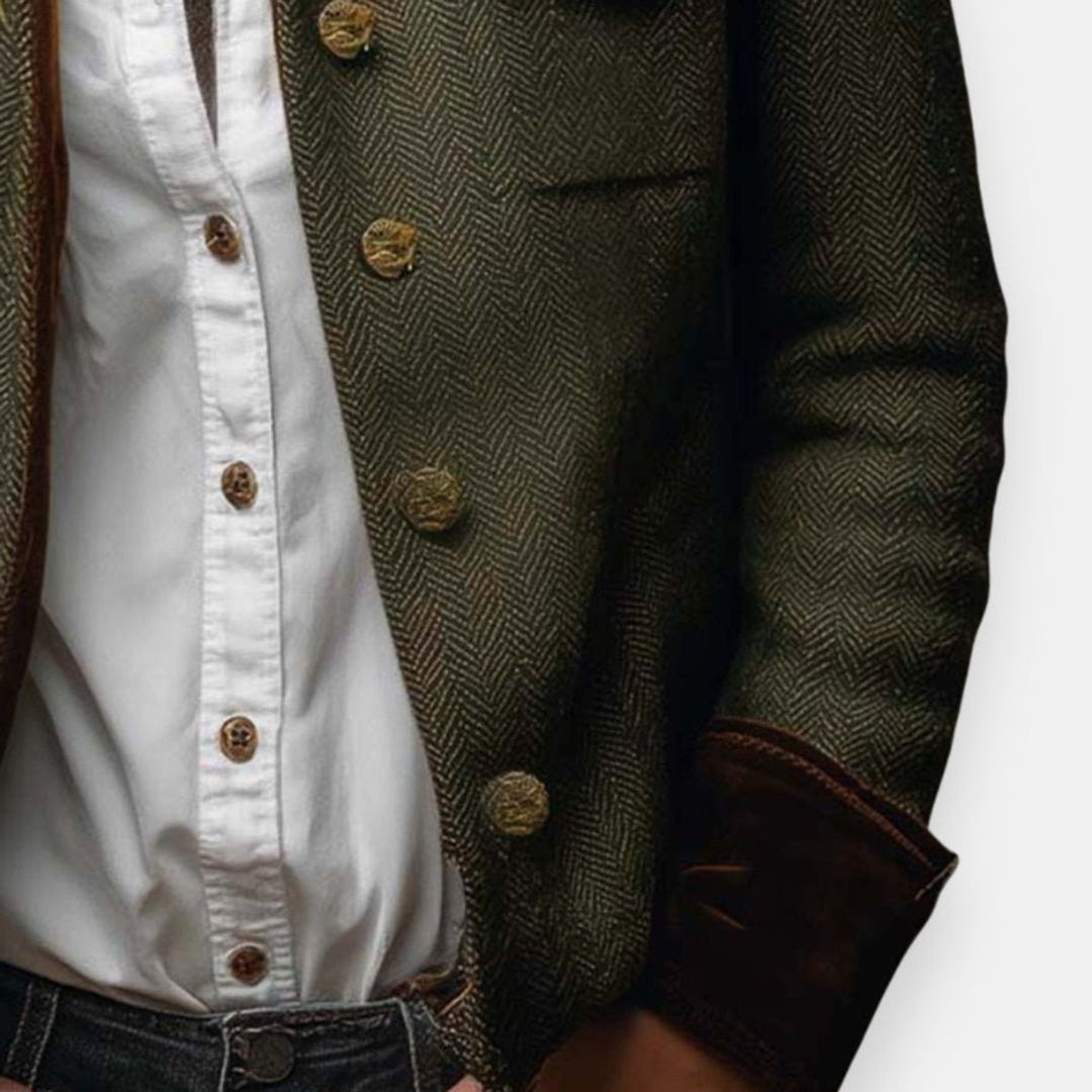 Damenjacke im Militärstil mit Fischgräten-Tweed und goldfarbenen Knöpfen 2