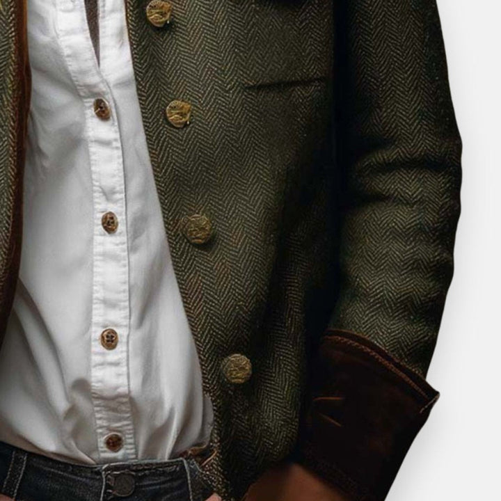 Damenjacke im Militärstil mit Fischgräten-Tweed und goldfarbenen Knöpfen 2