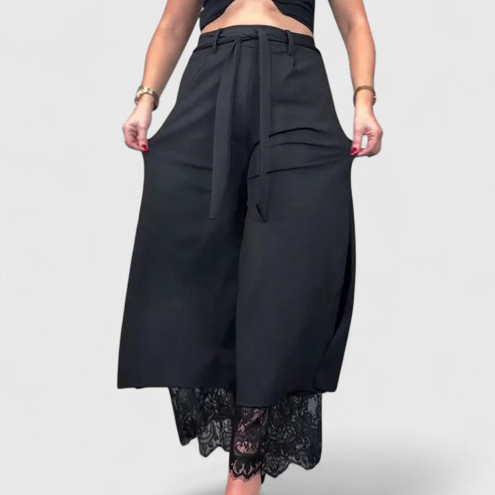 Elegante Damenhose mit weitem Bein und Spitzenakzenten für vielseitigen Komfort 1