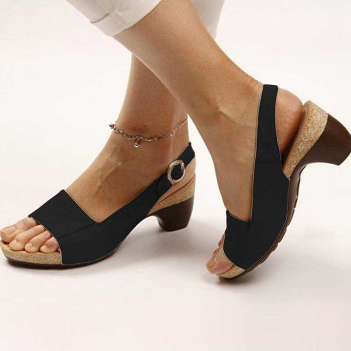 Elegante Damensandalen mit verstellbarem Riemen für den Sommer 1