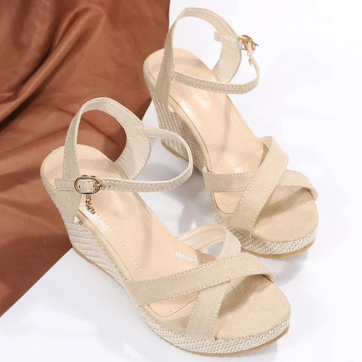 Elegante Sandaletten mit Riemchen und hohem Absatz für den Sommer 2