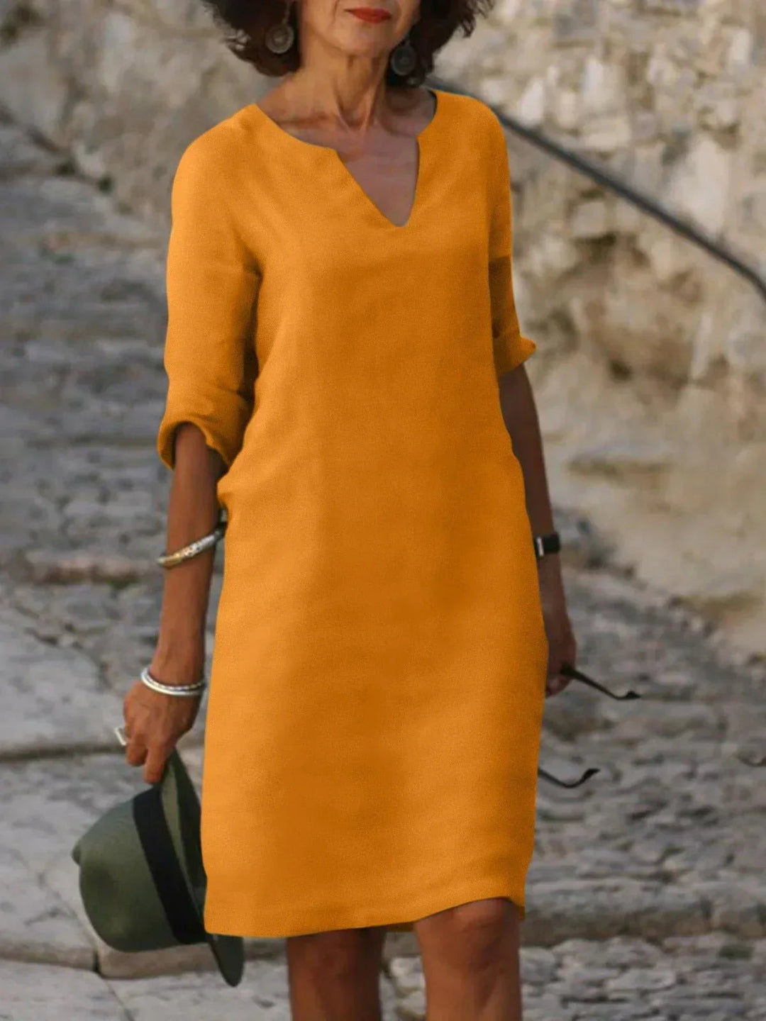 Elegantes Damenkleid mit V-Ausschnitt für besondere Anlässe und Alltag 4