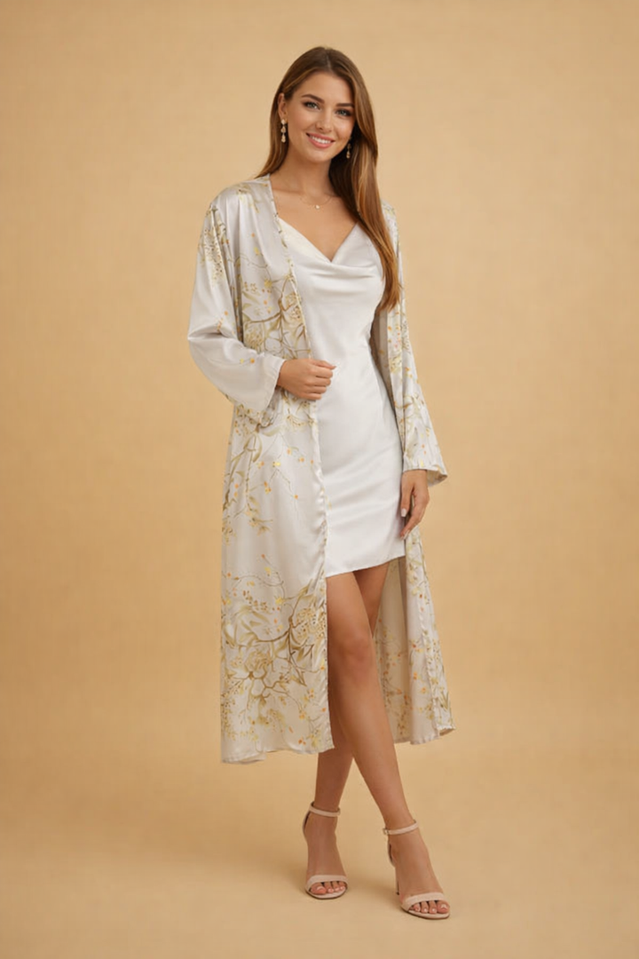 Elegantes Satin-Nachthemd-Set mit Blumenmuster für stilvolle Entspannung 3