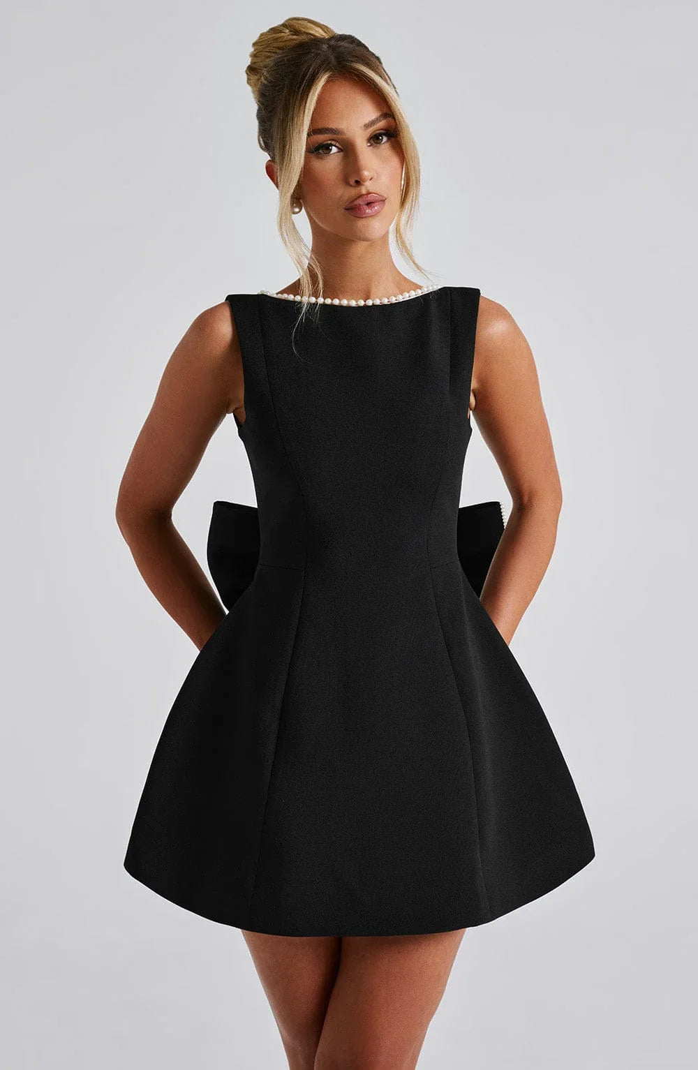Elegantes kurzes Damenkleid für besondere Anlässe – Stilvoll und vielseitig 10