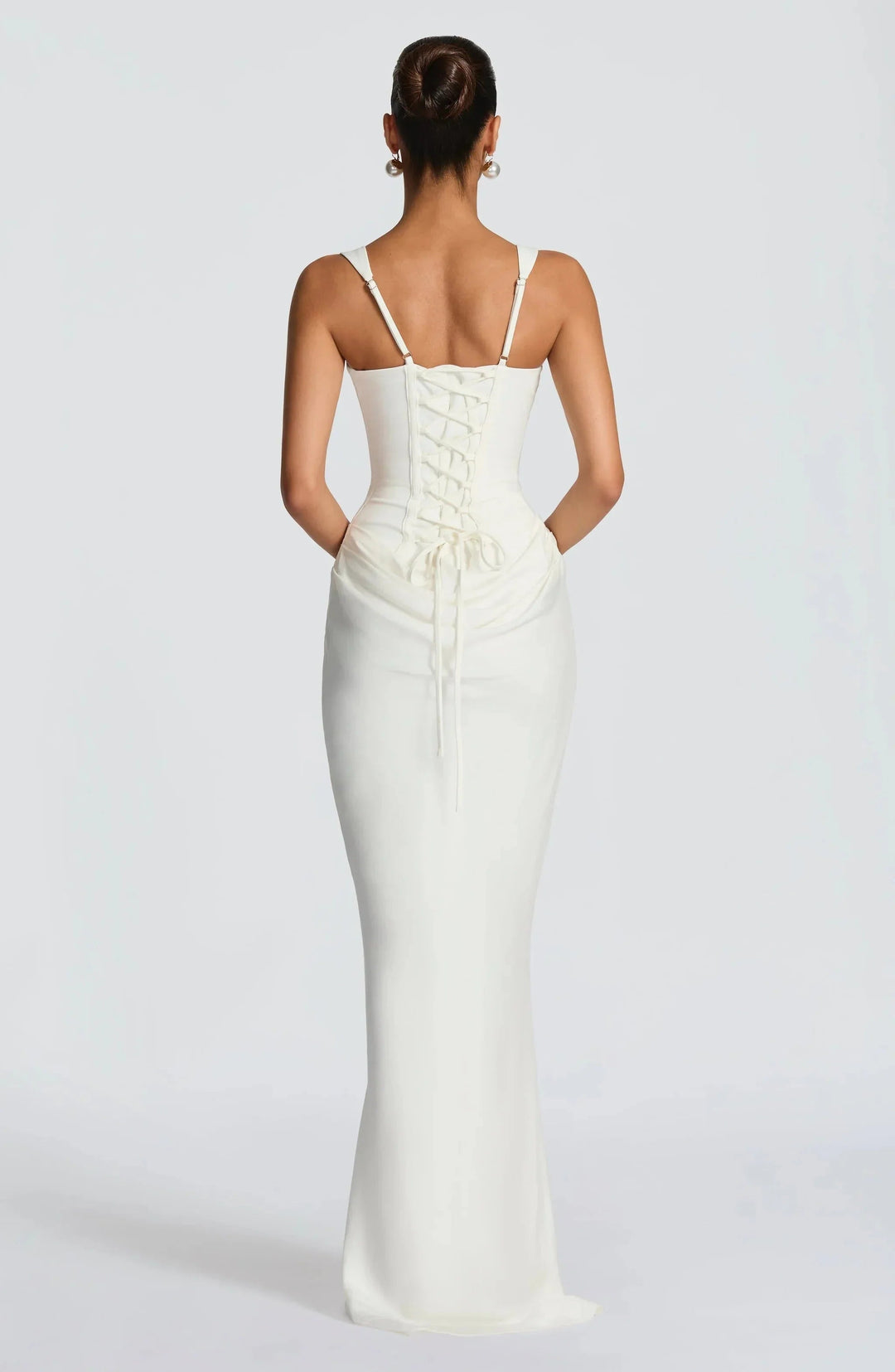 Elegantes schwarzes Abendkleid mit offenem Rücken für besondere Anlässe 8