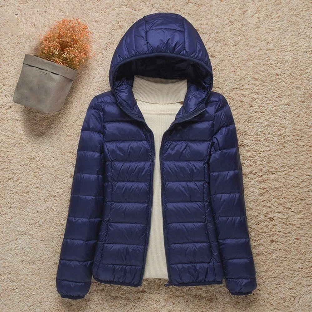 Leichte Damen Steppjacke mit Kapuze – Packbar und Wärmend für Herbst und Winter 1