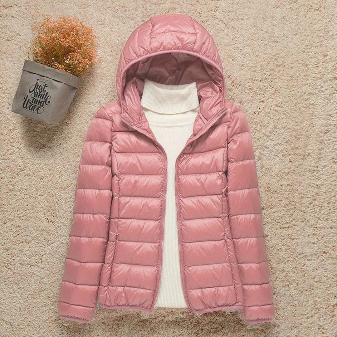 Leichte Damen Steppjacke mit Kapuze – Packbar und Wärmend für Herbst und Winter 4