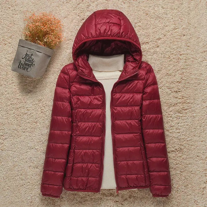 Leichte Damen Steppjacke mit Kapuze – Packbar und Wärmend für Herbst und Winter 7