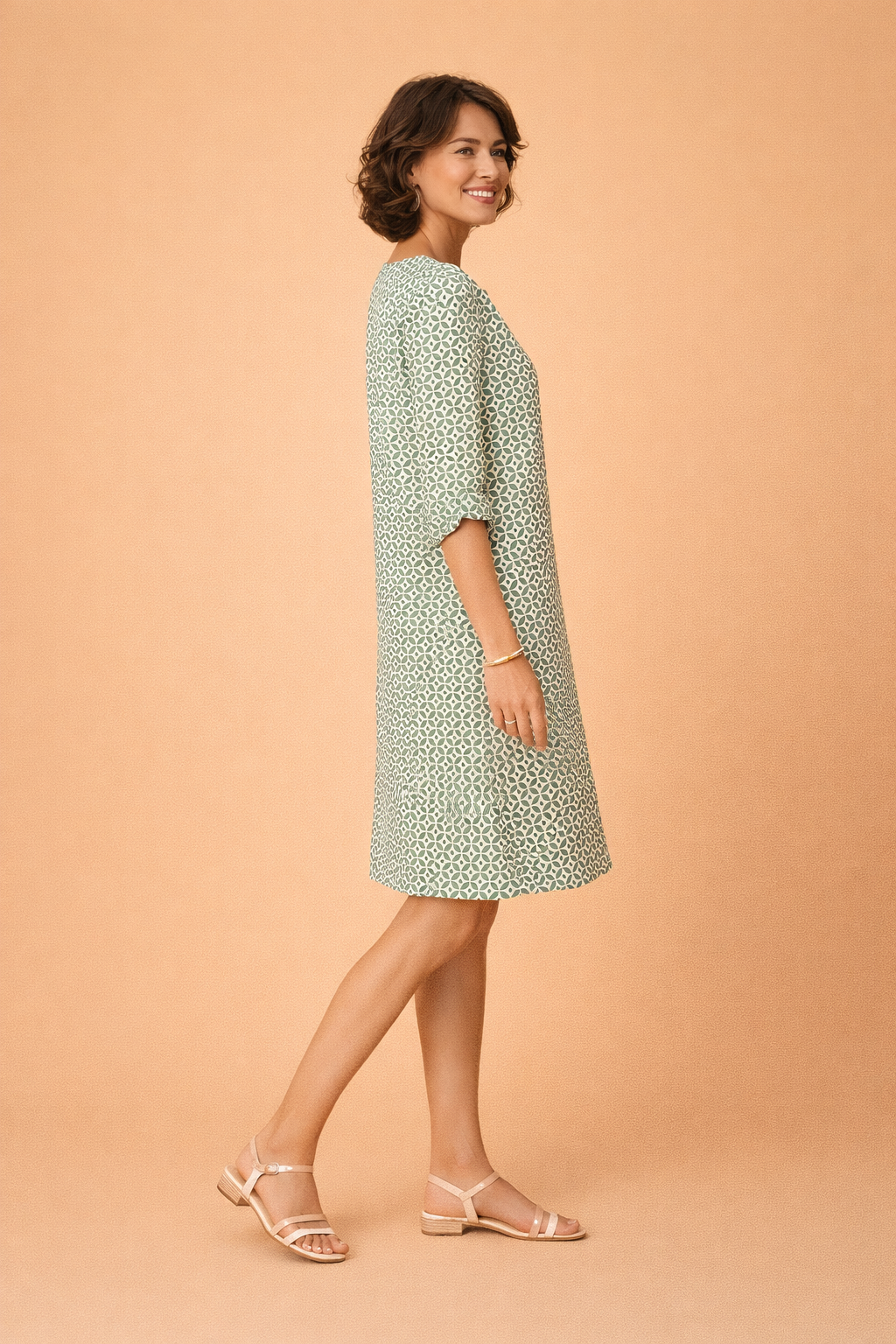 Luftiges Damenkleid Mit V-Ausschnitt – Bequemes Sommerkleid Für Elegante Anlässe 4