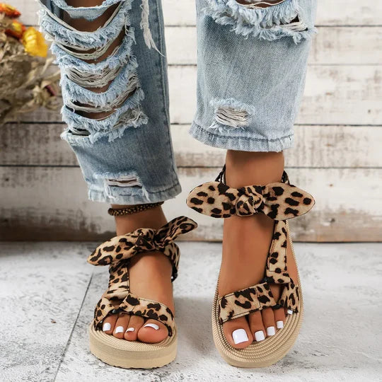 Stylische orthopädische Sandalen mit Leopardenmuster für Damen 5