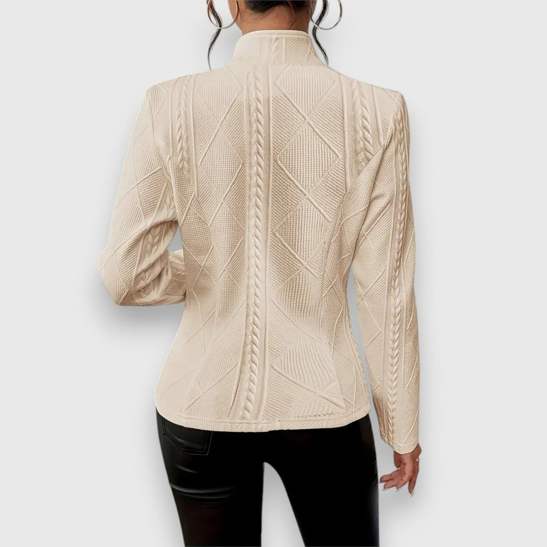 Taillierter Damenpullover mit Zopfmuster und Stehkragen für eleganten Herbstlook 8