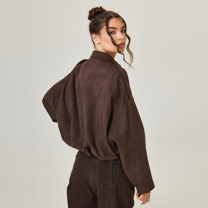 Vintage-inspirierte Damen Bomberjacke Übergröße mit Wildlederoptik und entspannter Passform 1