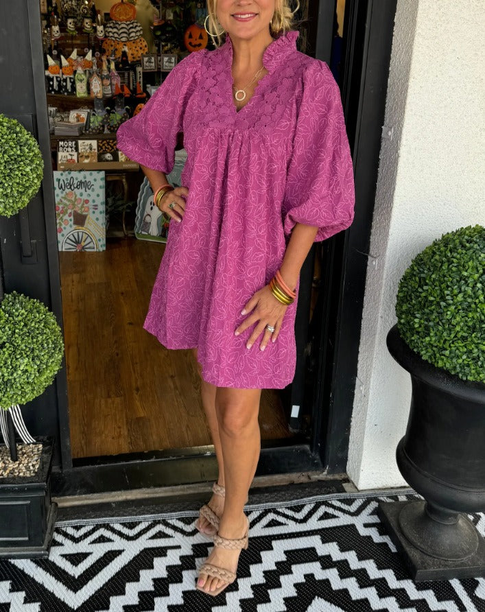 Elegantes Satinkleid mit Puffärmeln für Damen - Stilvolles Sommeroutfit