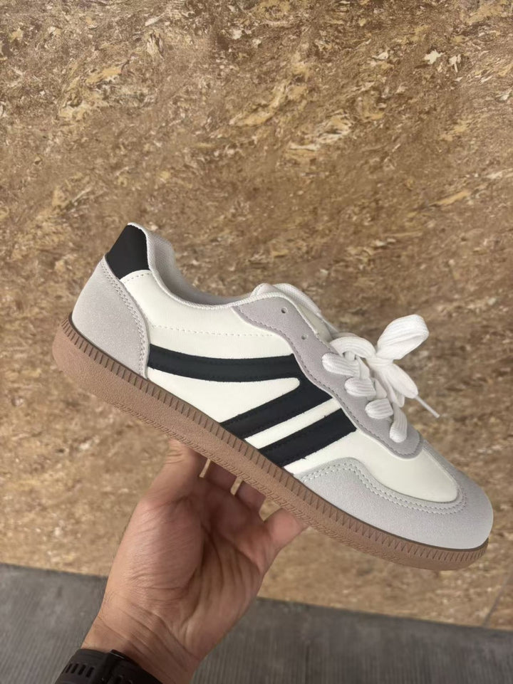 Nora Orthopädische Damen-Sneaker mit breiter Zehenbox und Schnürung